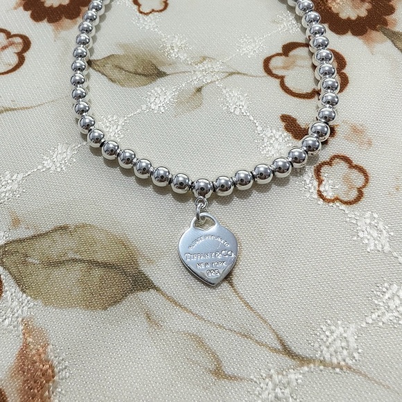 Tiffany & Co. Silver And Green Heart Bracelet - Picture 4 of 7